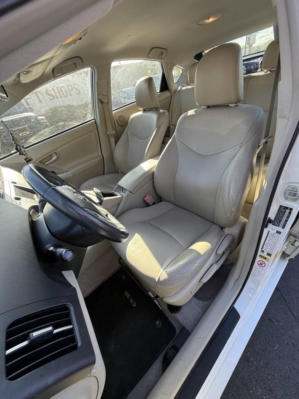 Used 2011 Toyota Prius Four w/ Navigation Pkg FWD image 11
