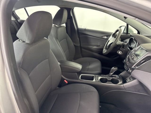 Used 2019 Chevrolet Cruze LT image 16