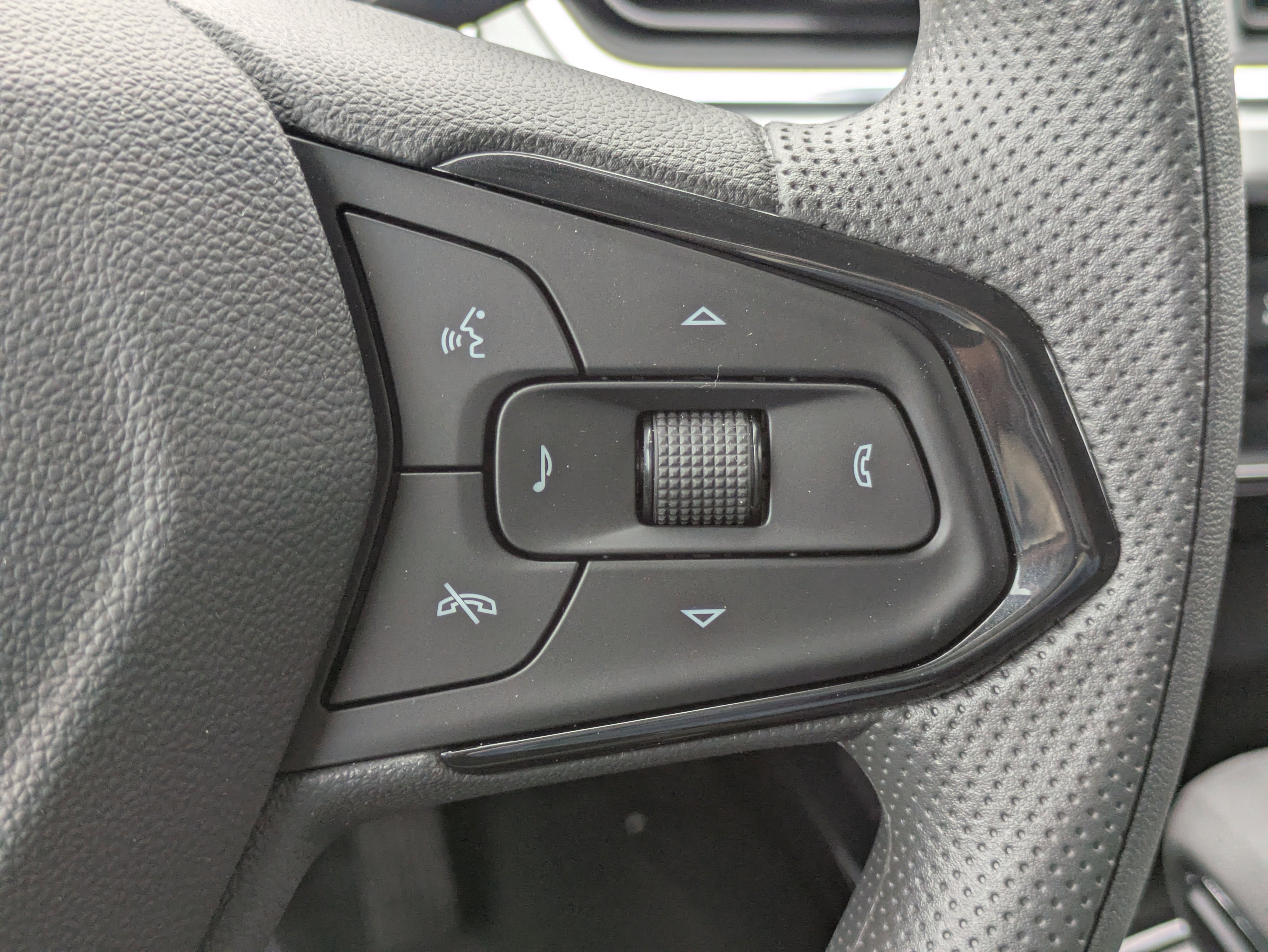 New 2026 Chevrolet Trax LT image 16