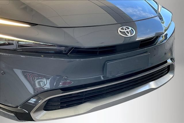 Used 2023 Toyota Prius XLE FWD image 27