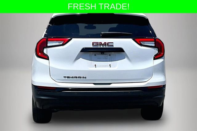 Used 2024 GMC Terrain SLT w/ Infotainment Package II FWD image 5