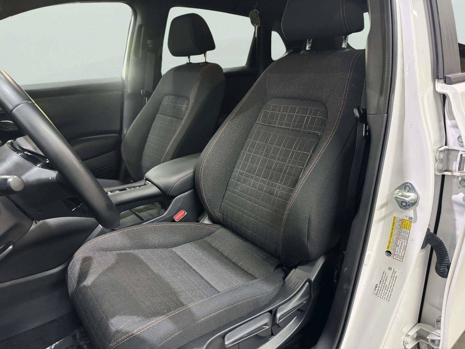 Used 2025 Honda HR-V Sport image 16