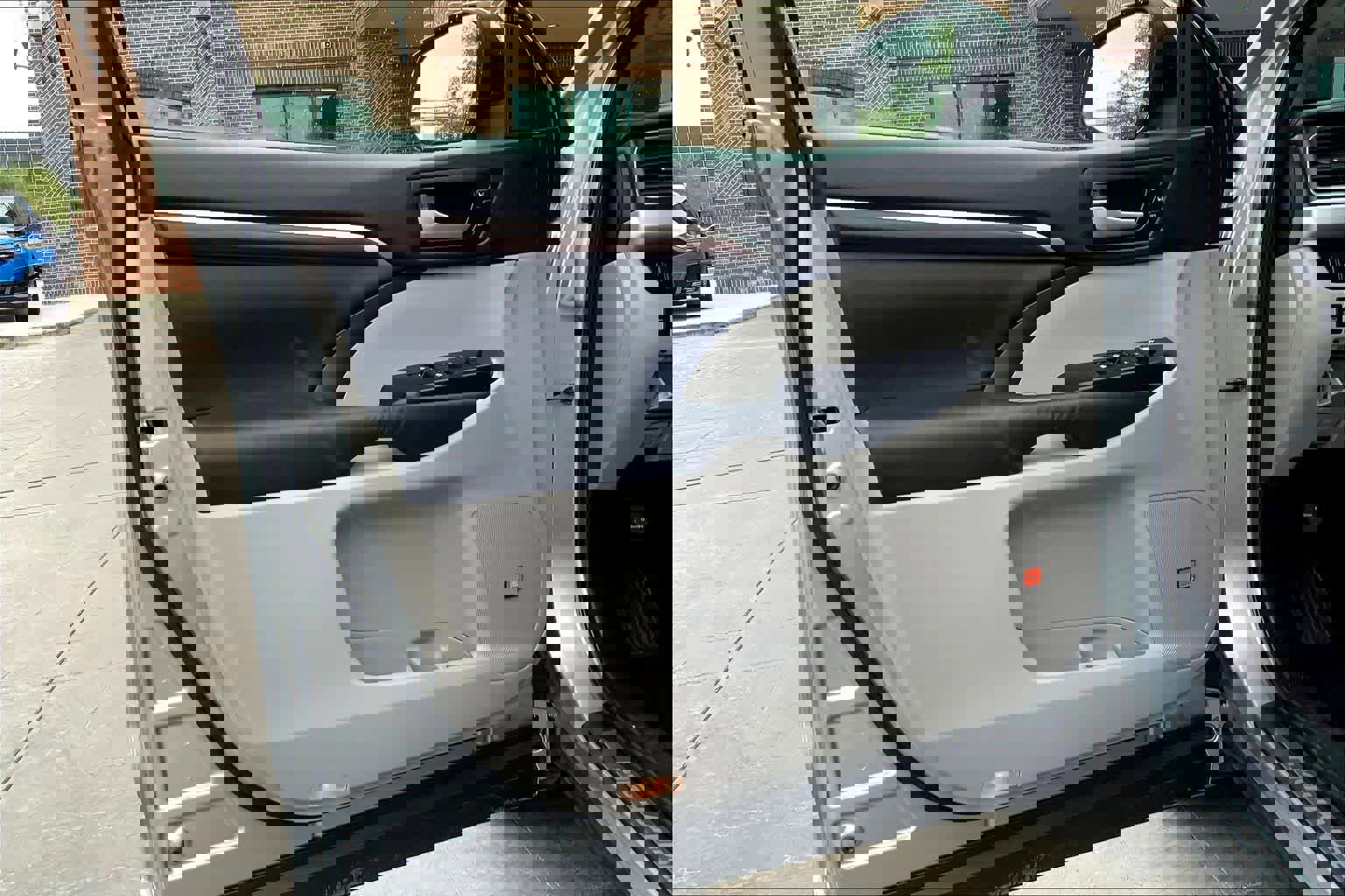 Used 2014 Toyota Highlander Limited AWD/4WD image 21