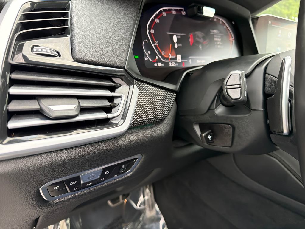 Used 2021 BMW X6 xDrive40i w/ M Sport Package AWD/4WD image 31