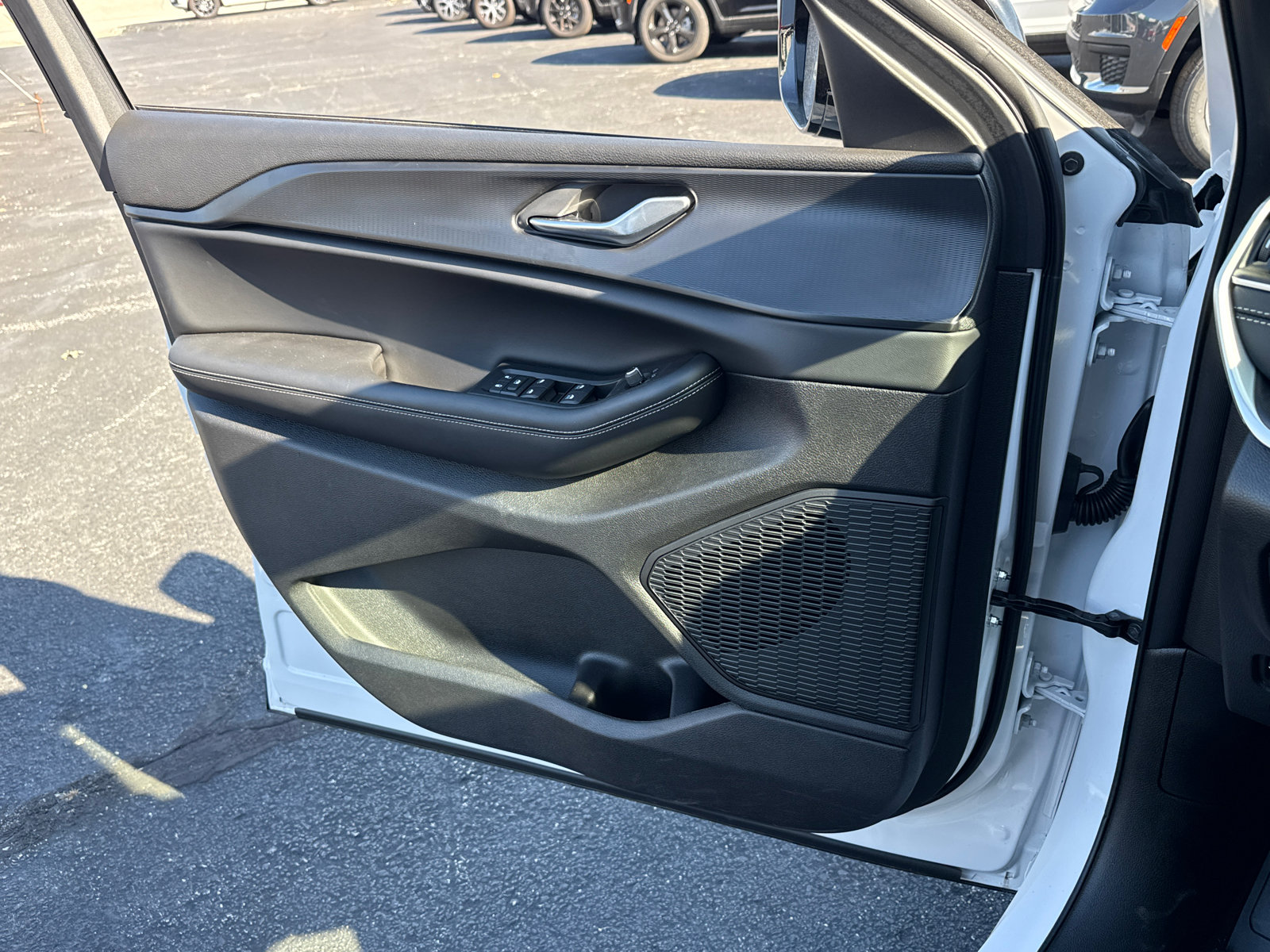 New 2025 Jeep Grand Cherokee Altitude AWD/4WD image 16