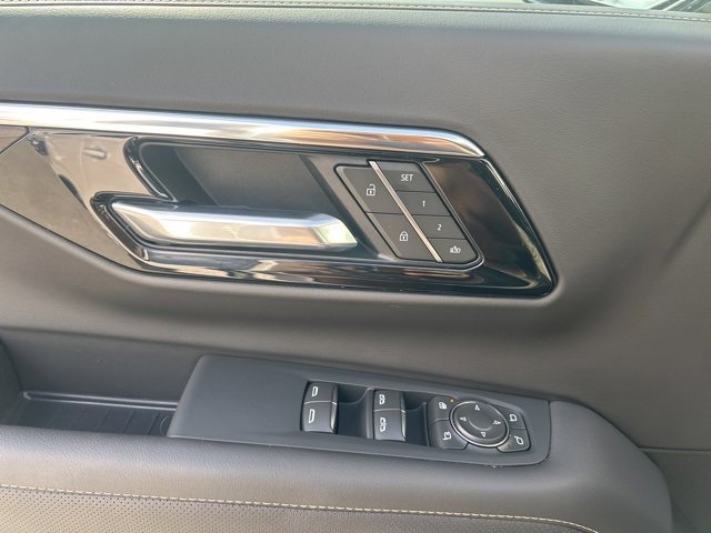 New 2025 Chevrolet Suburban Premier image 13