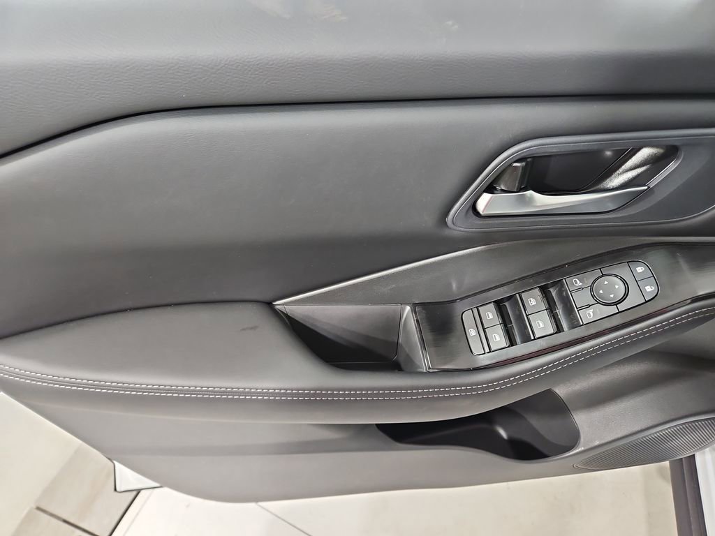 New 2026 Nissan Rogue SV image 10