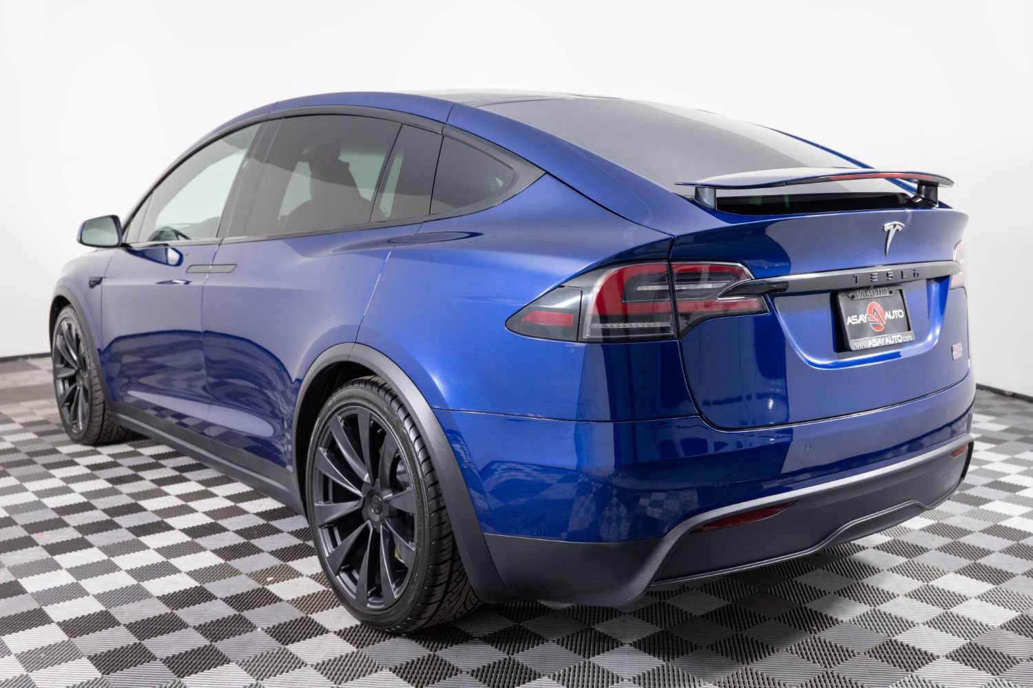 Used 2023 Tesla Model X Plaid AWD/4WD image 4