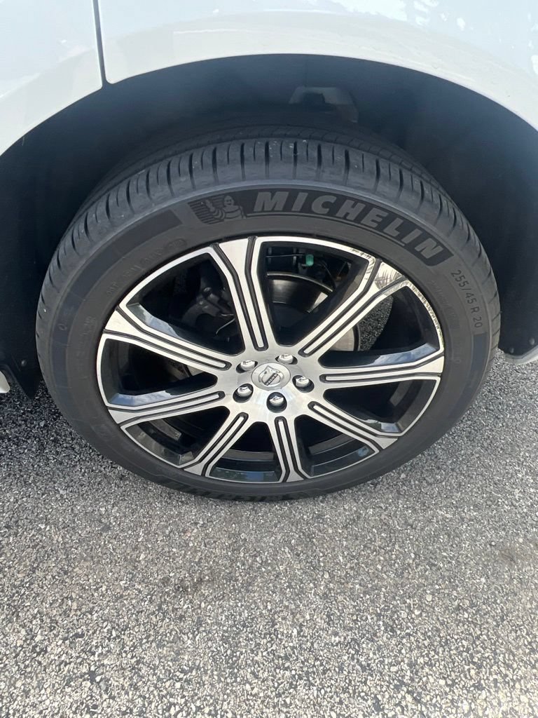 Used 2020 Volvo XC60 T5 Inscription AWD/4WD image 4
