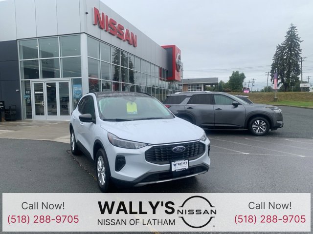 Used 2025 Ford Escape Active w/ Cold Weather Package