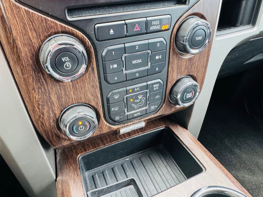 Used 2013 Ford F150 Lariat w/ Lariat Chrome Pkg image 21