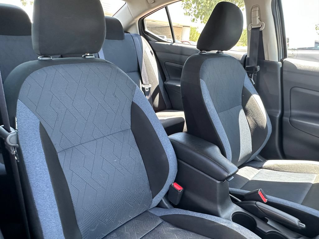 Used 2025 Nissan Versa SV FWD image 17