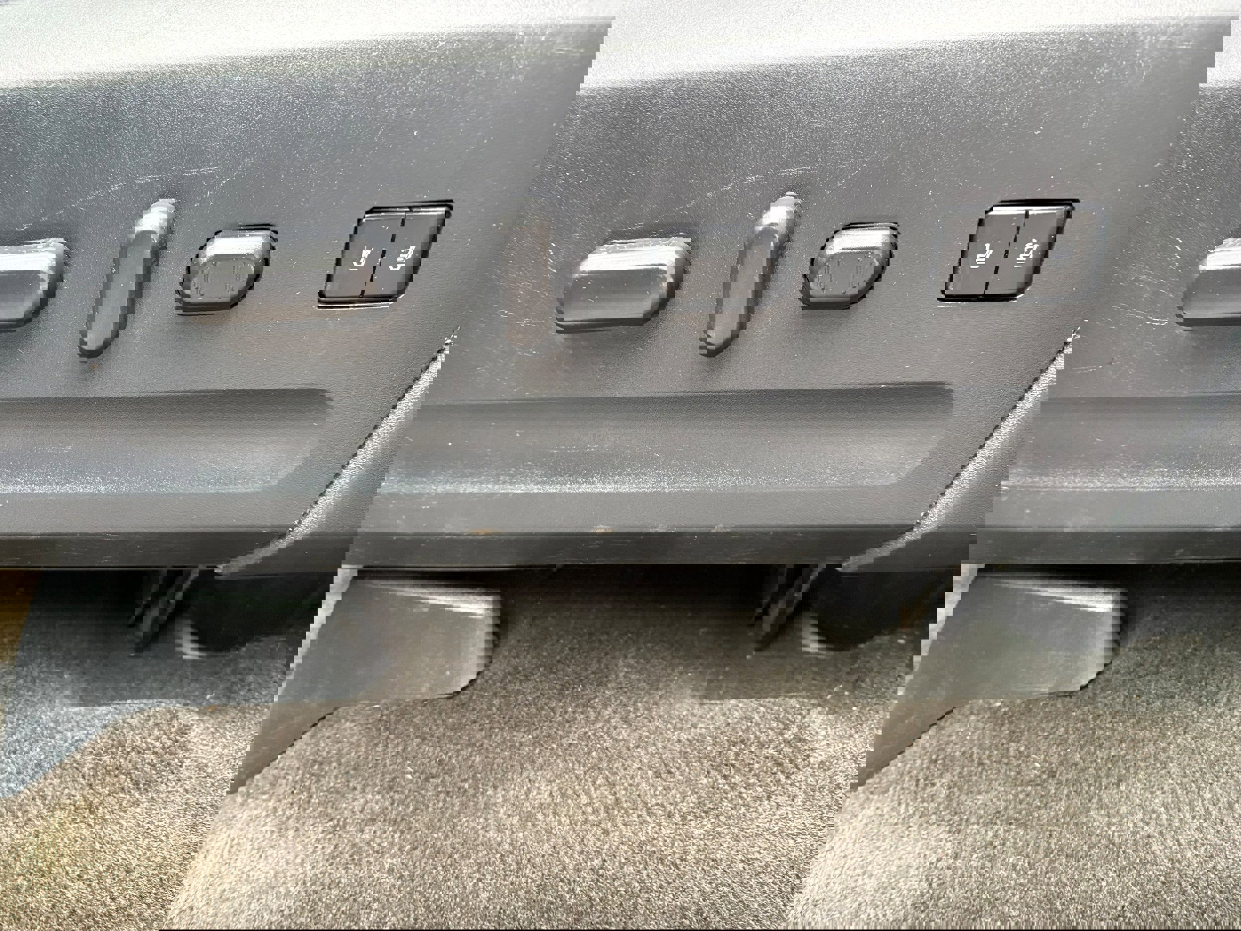 Used 2016 Ford Expedition Limited image 33