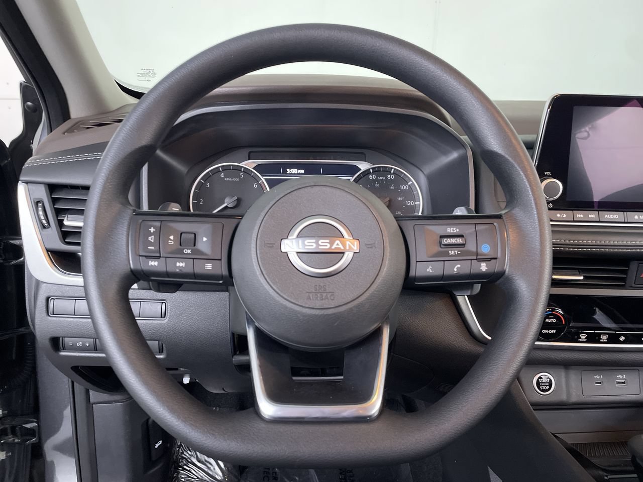 Used 2023 Nissan Rogue SV AWD/4WD image 14