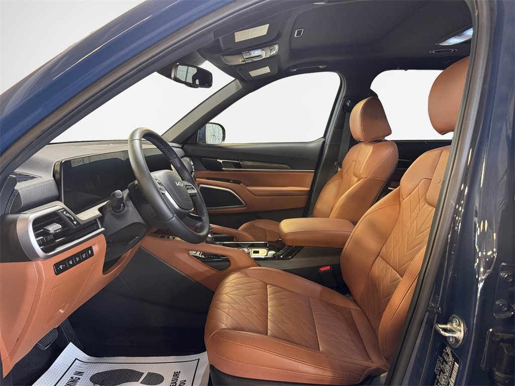 Certified 2025 Kia Telluride AWD image 12