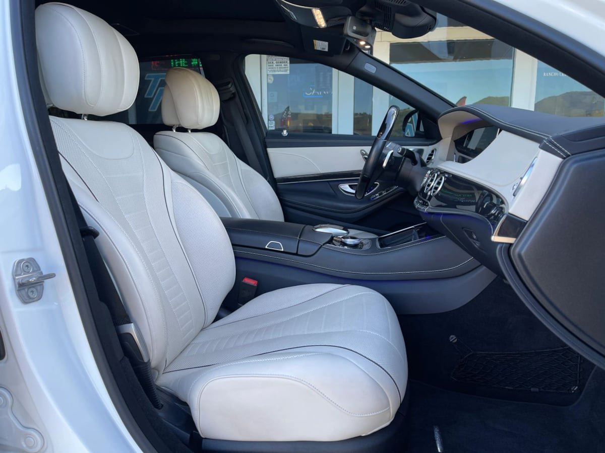 Used 2019 Mercedes-Benz S 560 Sedan image 31
