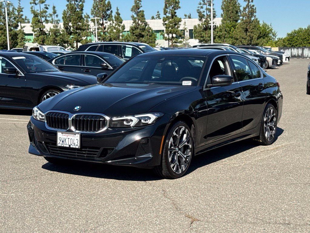 Used 2026 BMW 330i Sedan w/ Premium Package RWD image 2