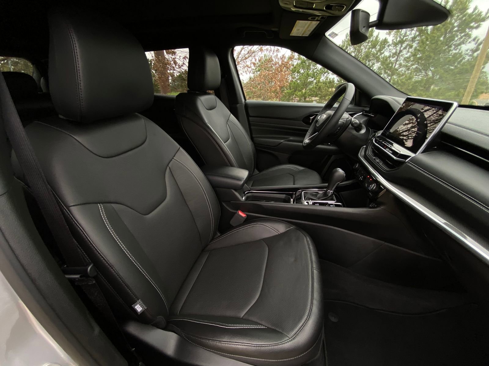 Used 2024 Jeep Compass Limited w/ High Altitude Package image 13