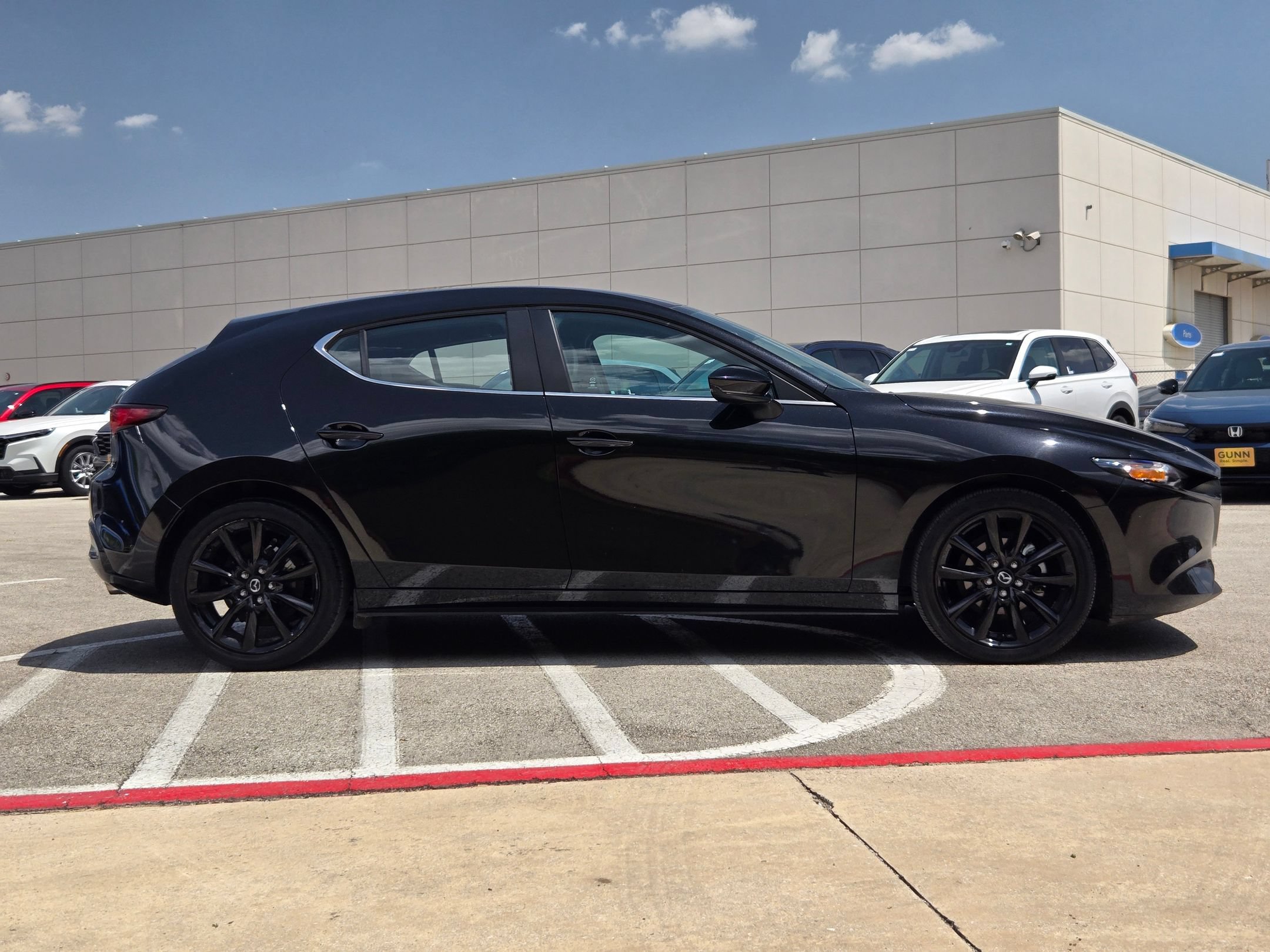 Used 2024 MAZDA MAZDA3 s FWD video 2