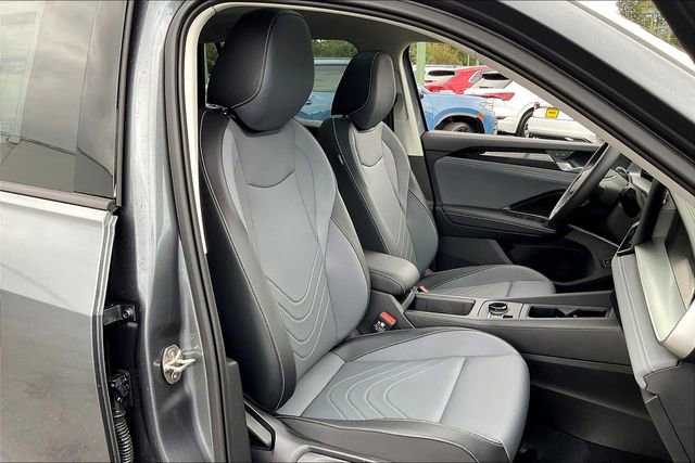 New 2025 Volkswagen Tiguan SE AWD/4WD image 28