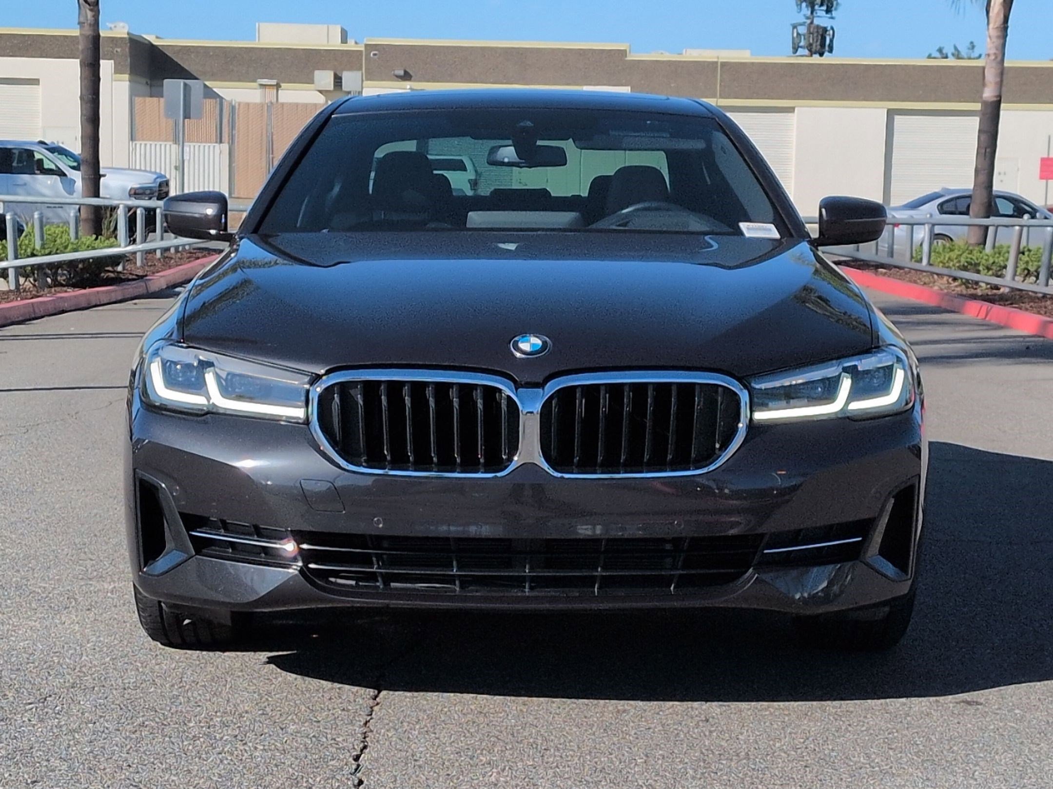 Used 2023 BMW 530i w/ Premium Package image 3