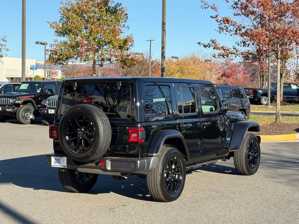 Used 2025 Jeep Wrangler Unlimited Sahara w/ Safety Group image 7