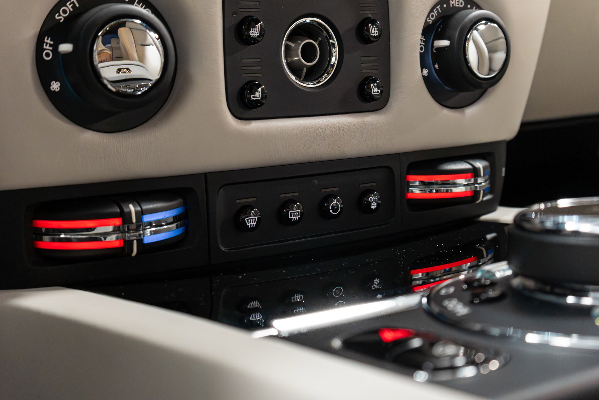 Used 2016 Rolls-Royce Wraith image 59