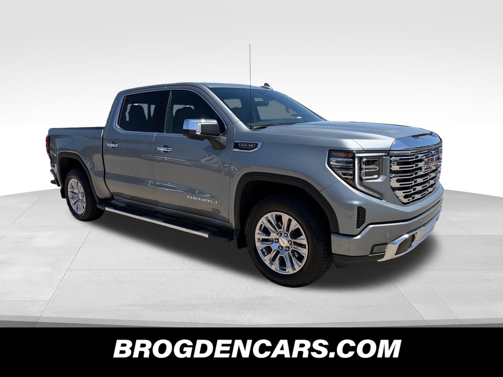 Used 2026 GMC Sierra 1500 Denali w/ Technology Package AWD/4WD image 1