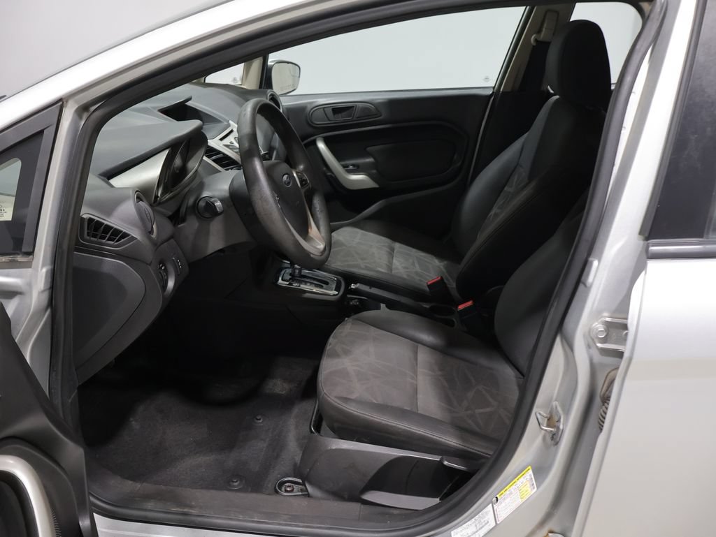 Used 2012 Ford Fiesta SE FWD image 9