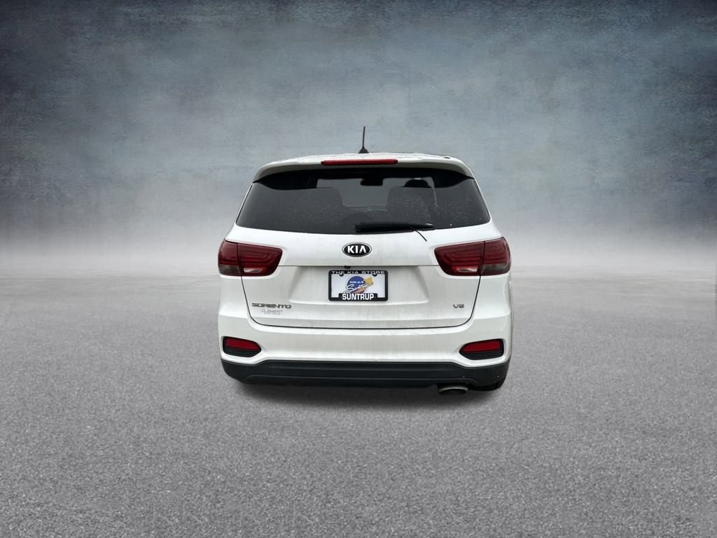 Used 2019 Kia Sorento LX image 4
