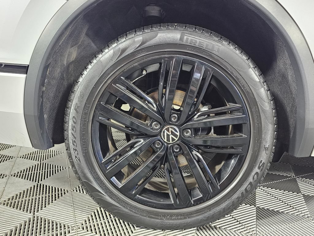 Used 2022 Volkswagen Tiguan SE R-Line AWD/4WD image 9