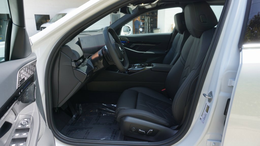 New 2025 BMW 530i image 10