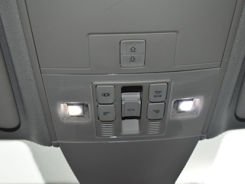 Used 2021 Volkswagen Atlas SEL Premium image 24