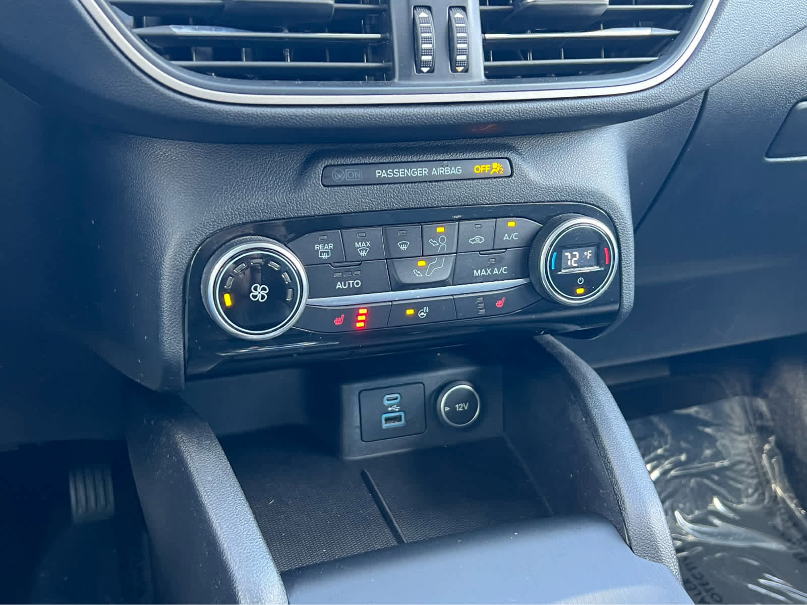 Used 2021 Ford Escape SE w/ Cold Weather Package image 38