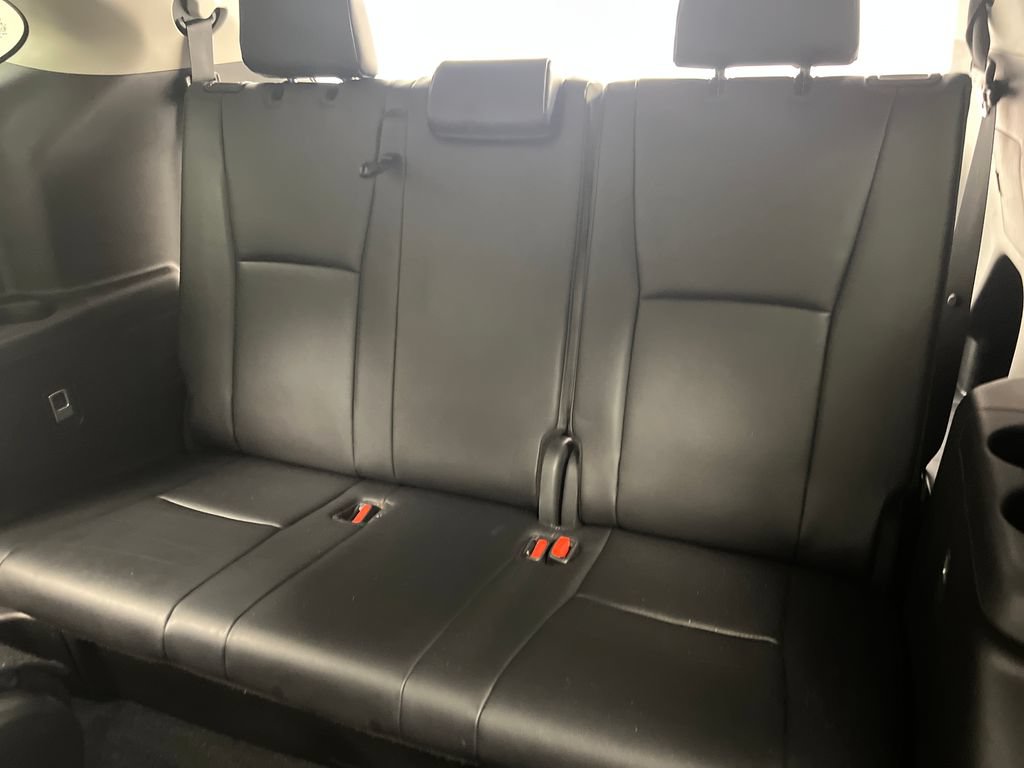 Used 2025 Toyota Highlander XLE FWD image 41