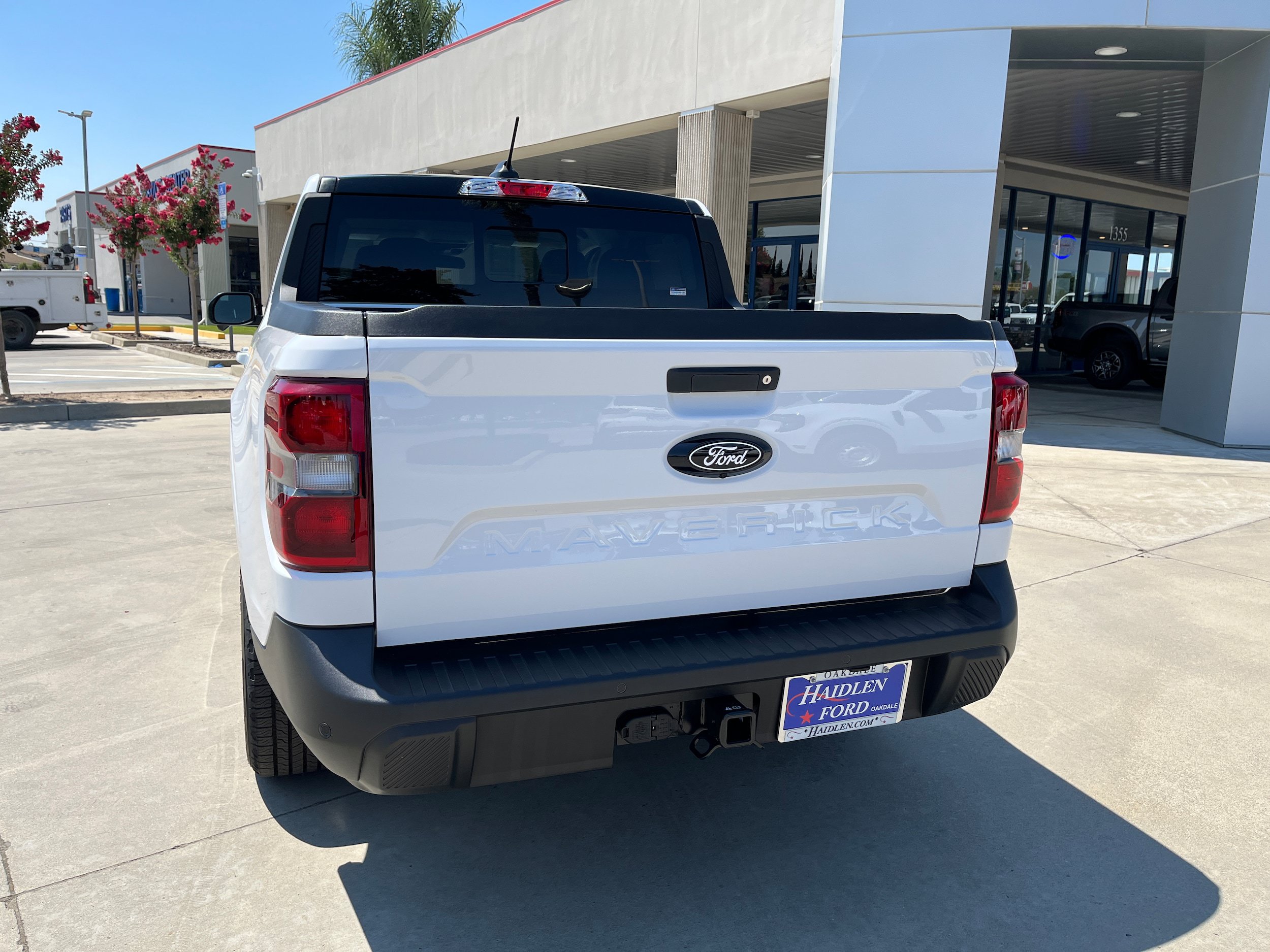 New 2025 Ford Maverick Lariat w/ Black Appearance Package AWD/4WD image 4