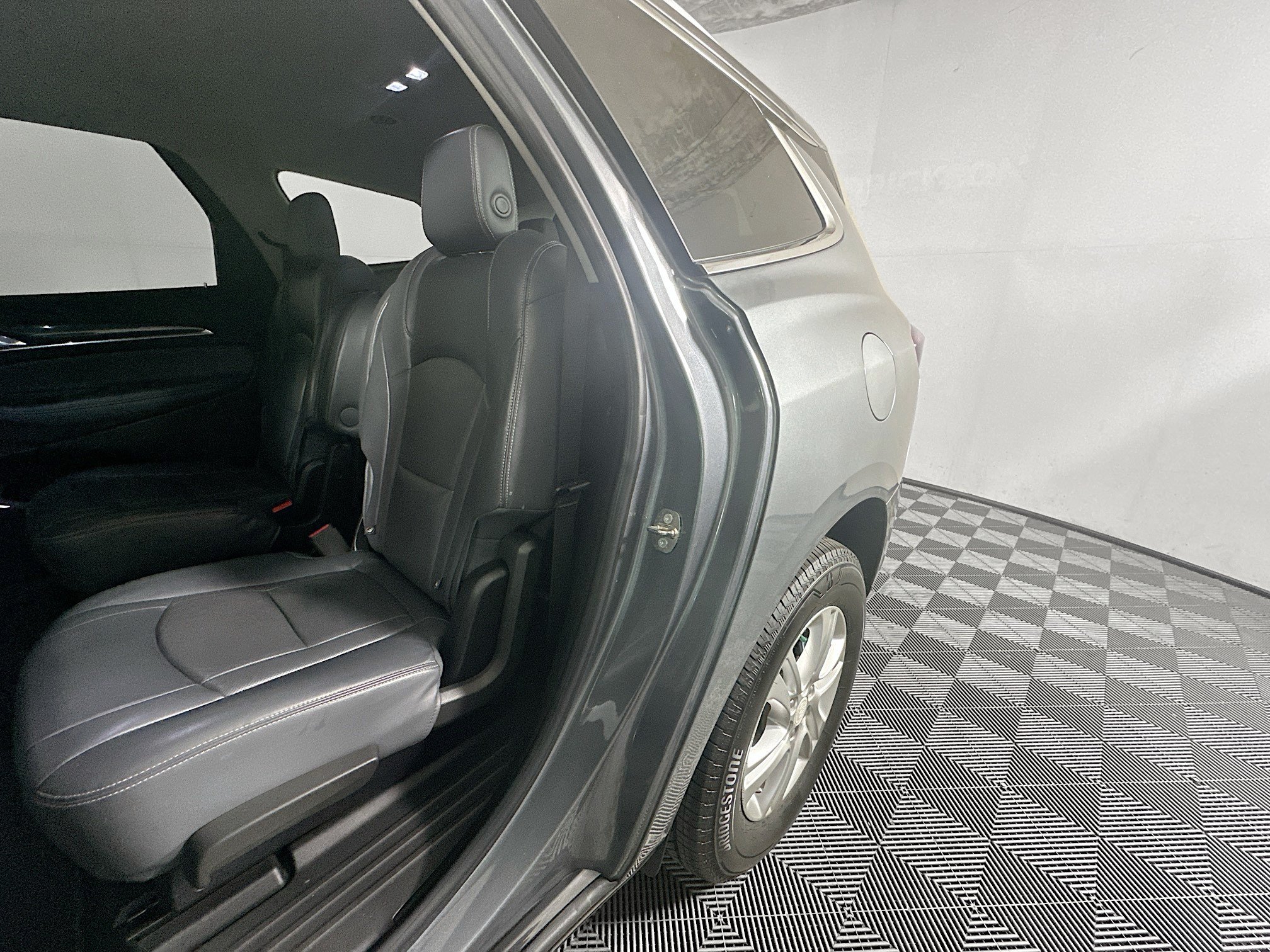 Used 2018 Buick Enclave Essence FWD image 26