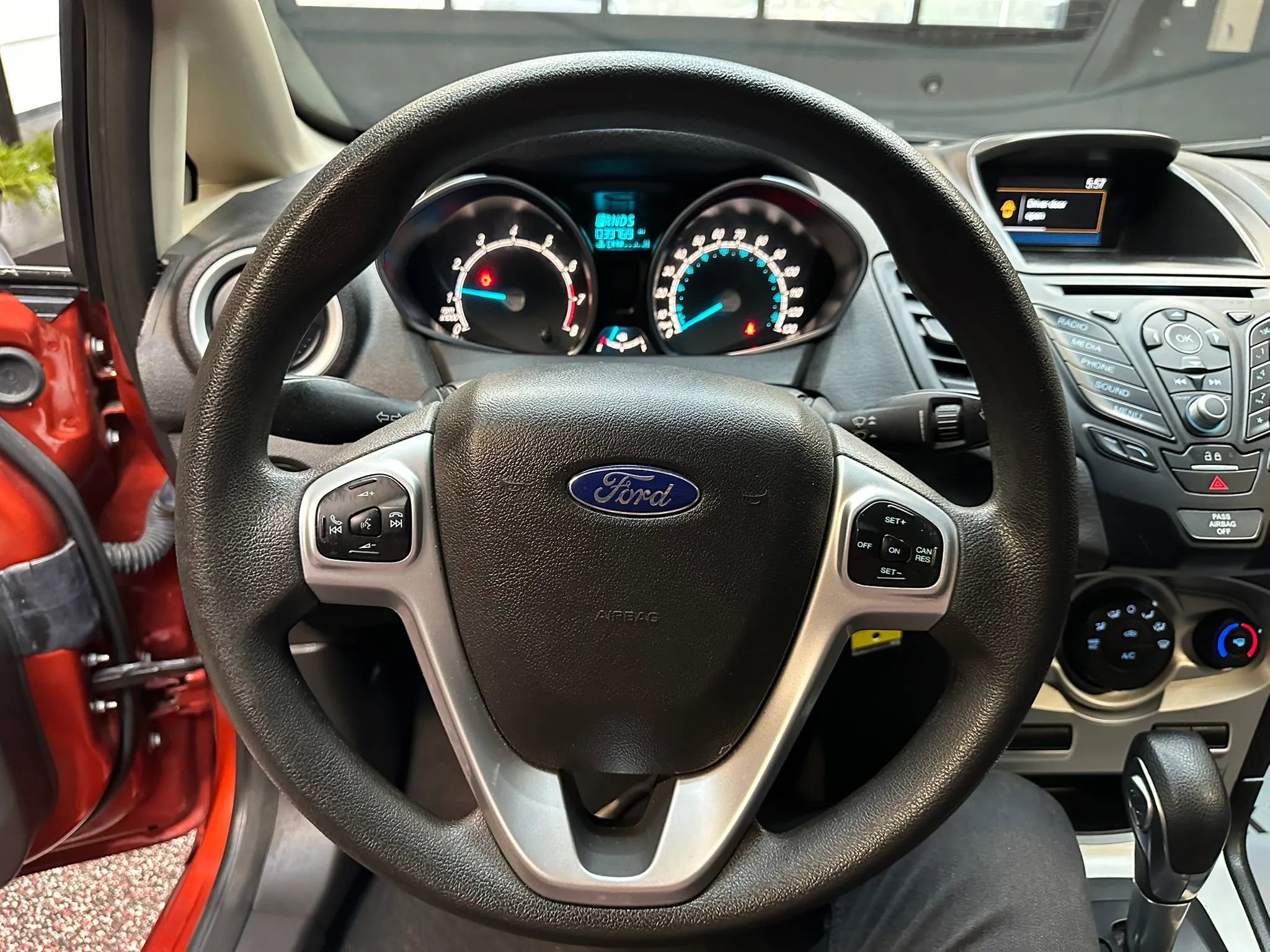 Used 2018 Ford Fiesta SE FWD image 12