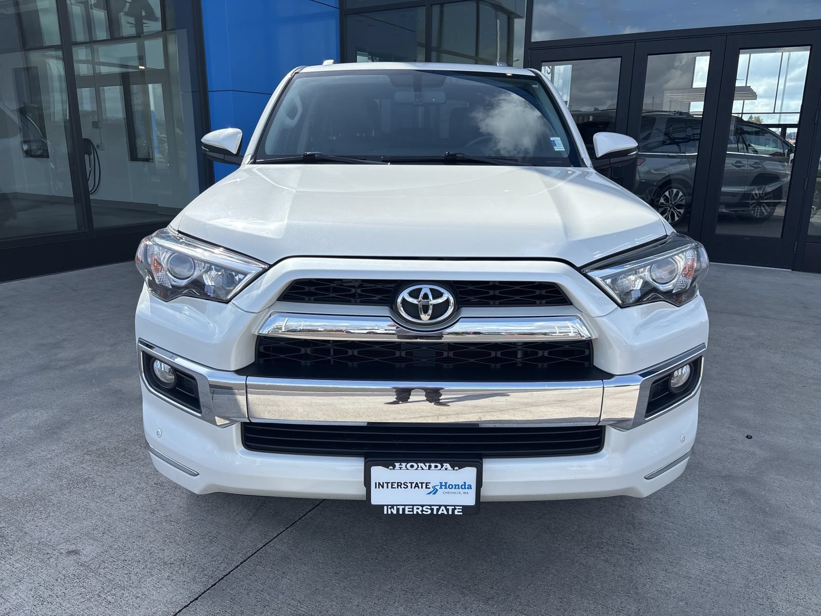 Used 2017 Toyota 4Runner Limited AWD/4WD image 2
