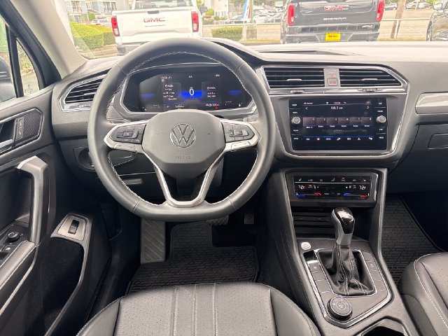 Used 2024 Volkswagen Tiguan SE AWD/4WD image 21