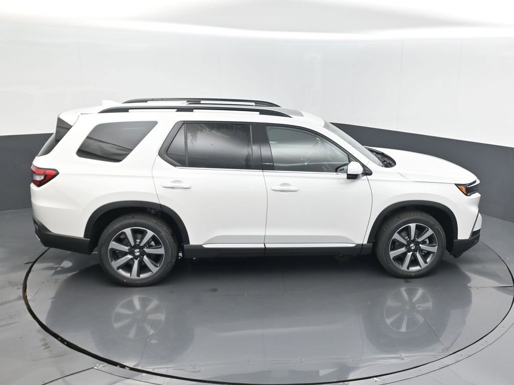 New 2025 Honda Pilot Touring image 14