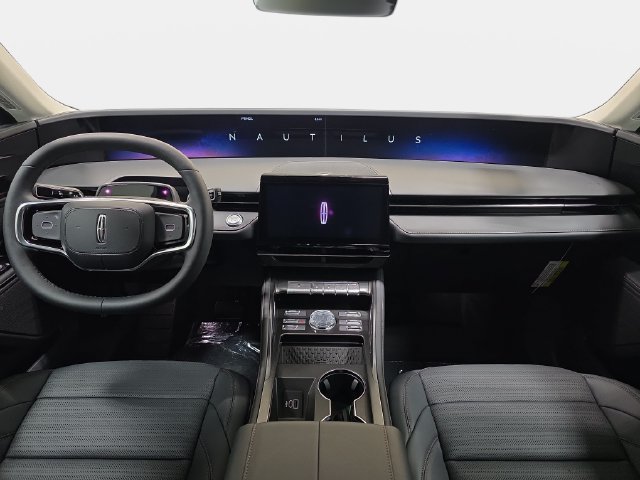New 2026 Lincoln Nautilus Reserve AWD/4WD image 9