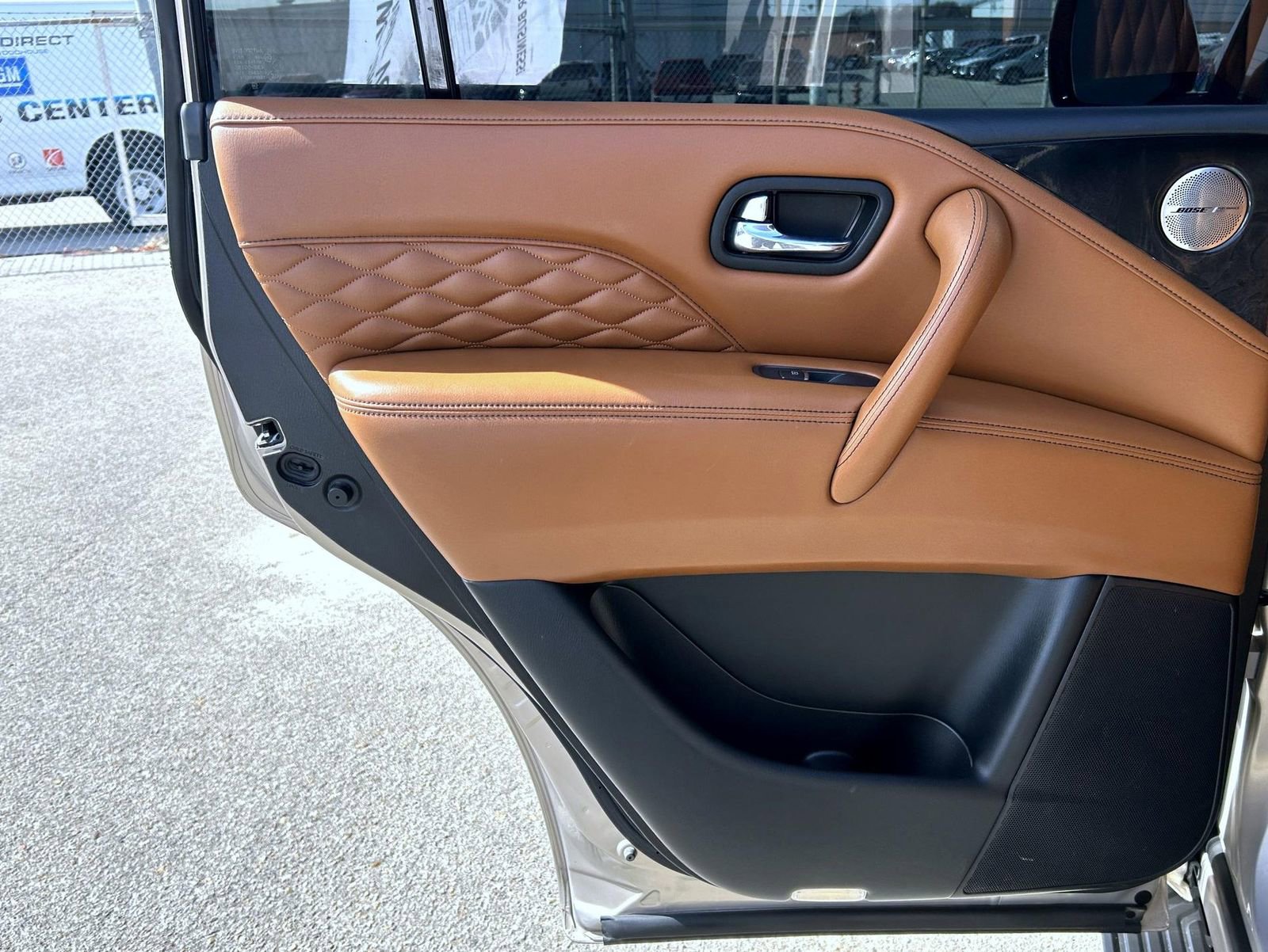 Used 2022 INFINITI QX80 Sensory w/ All-Season Package image 17