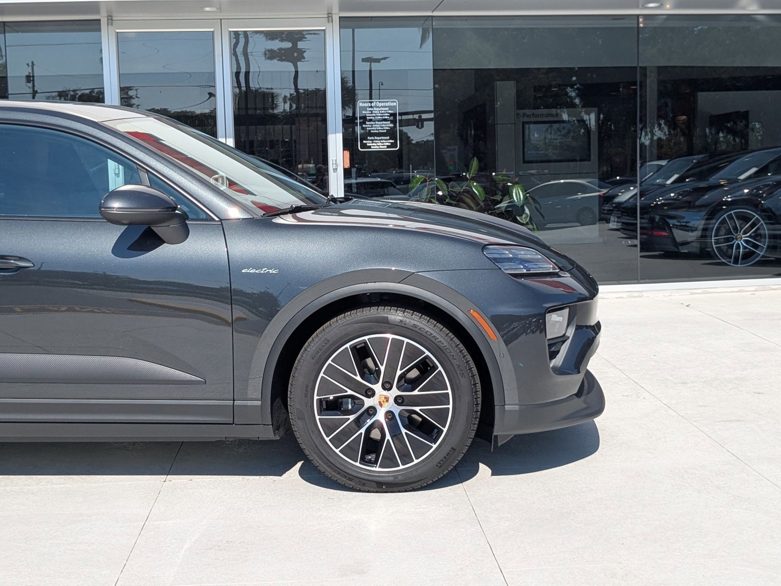 New 2025 Porsche Macan Electric image 11