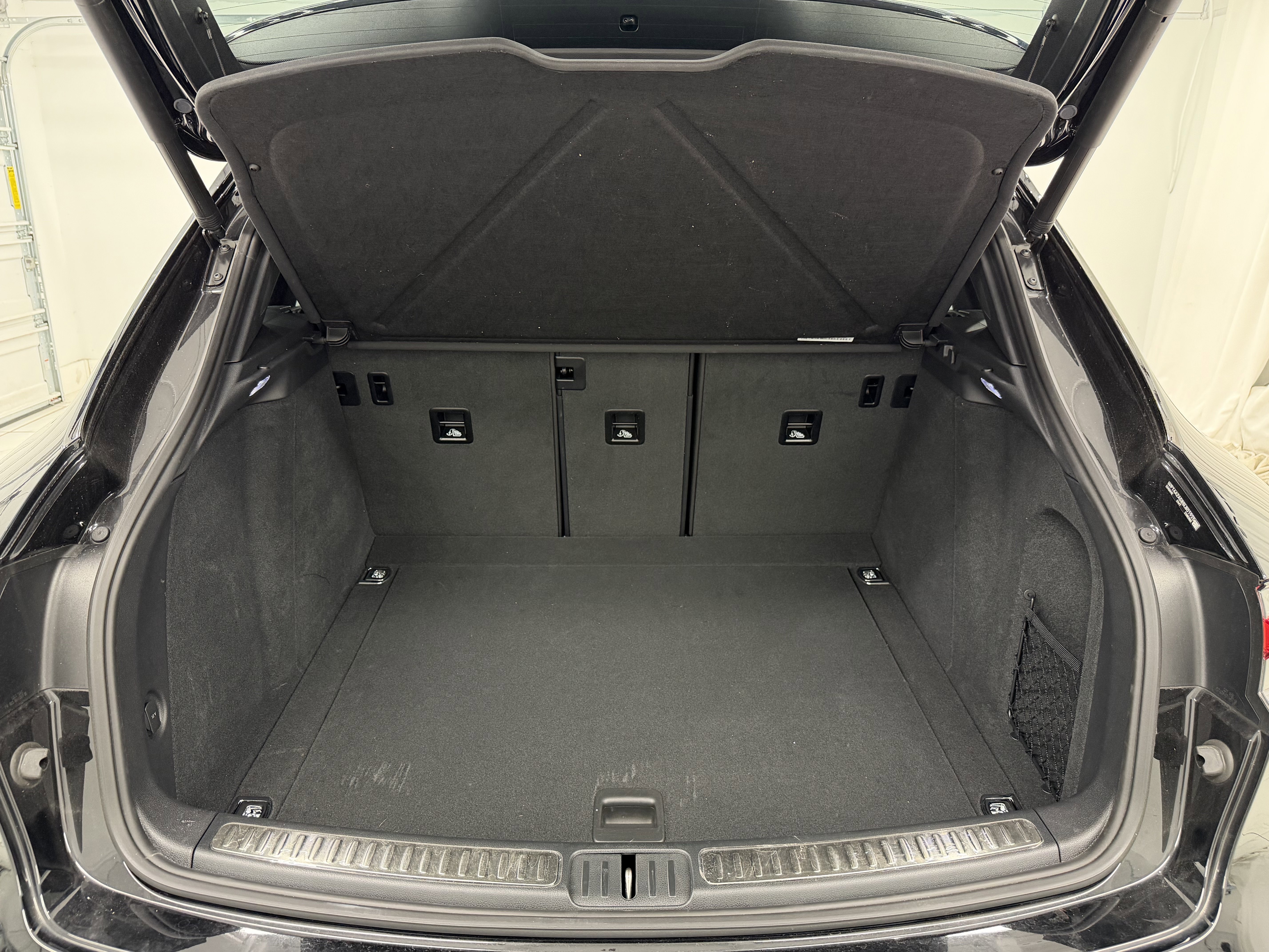 Certified 2025 Porsche Macan image 61