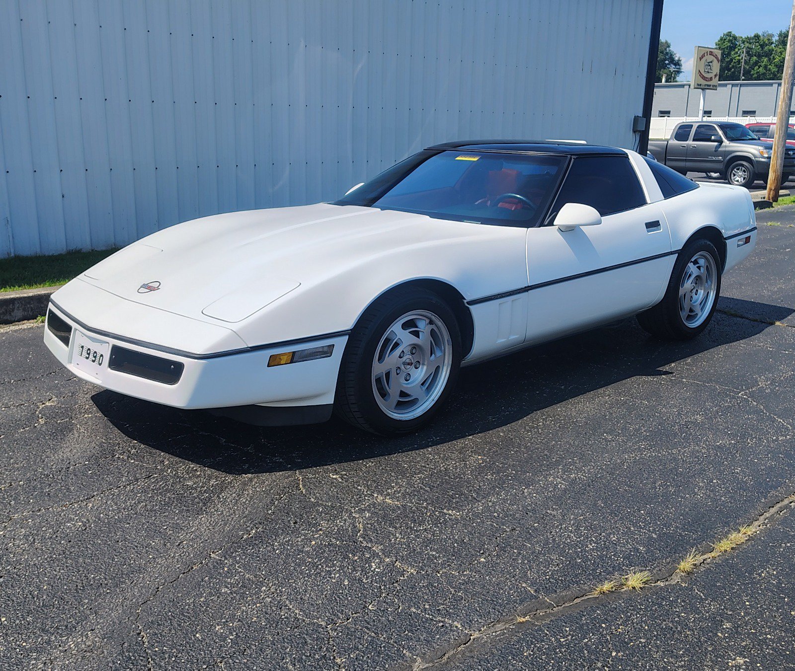 Used 1990 Chevrolet Corvette Coupe RWD image 1