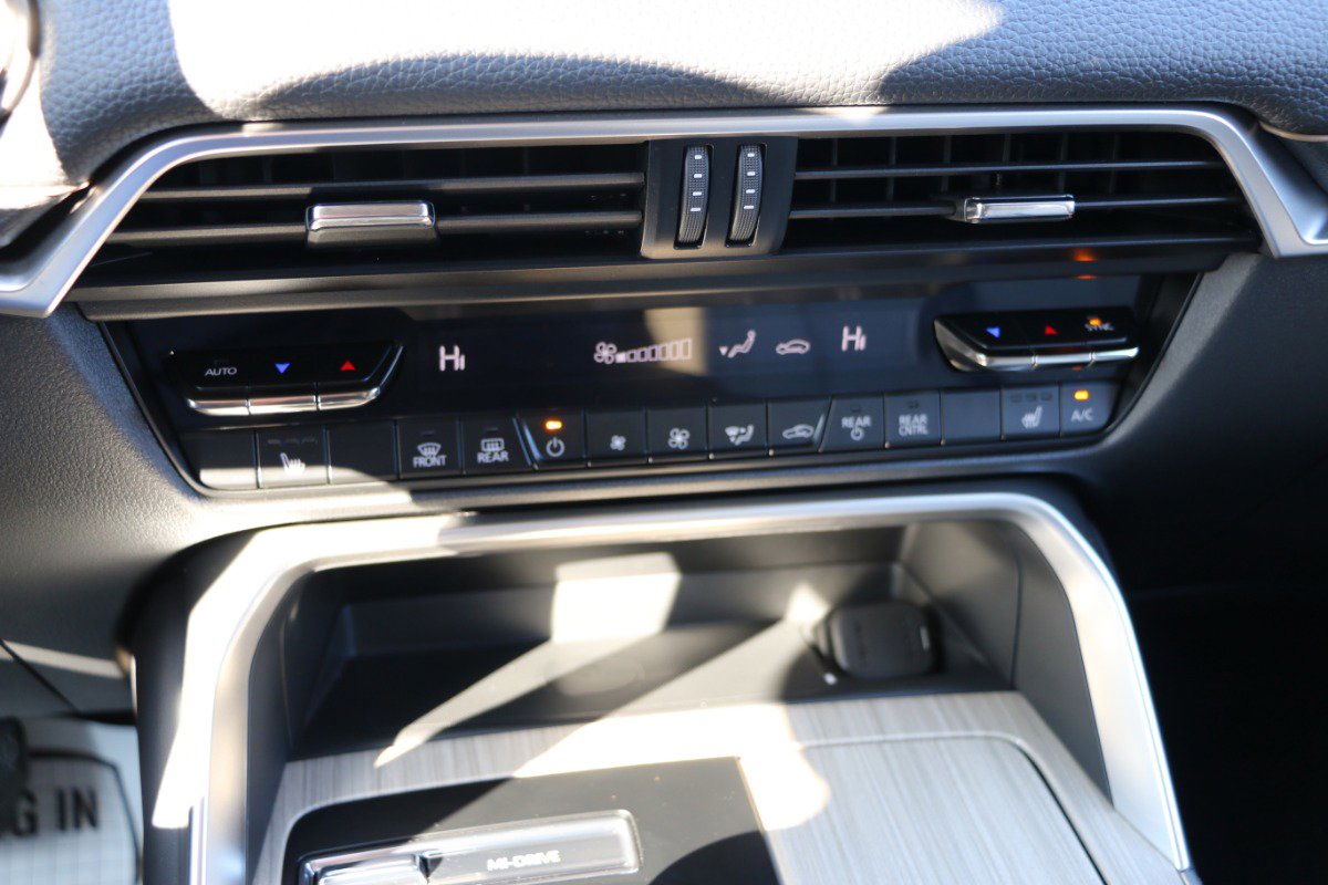 Used 2025 MAZDA CX-90 Plug-In Hybrid w/ Preferred image 21