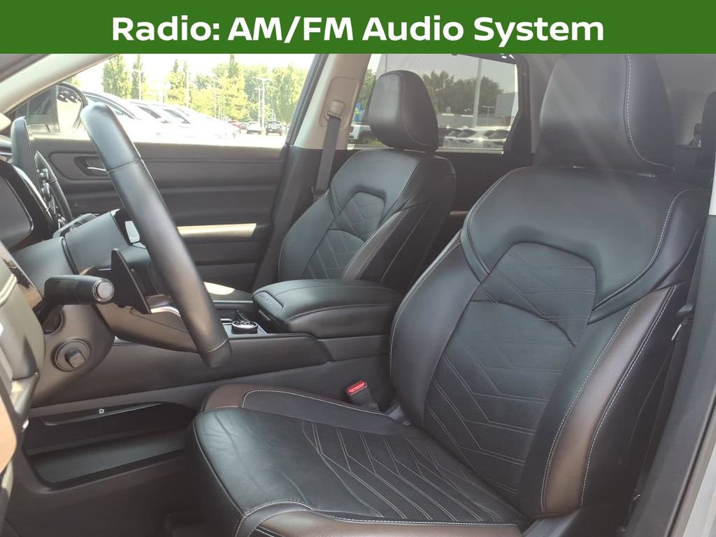 Used 2023 Nissan Pathfinder Platinum AWD/4WD image 17