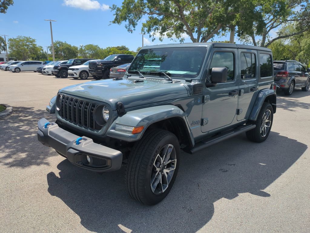 Used 2024 Jeep Wrangler Unlimited AWD/4WD image 10