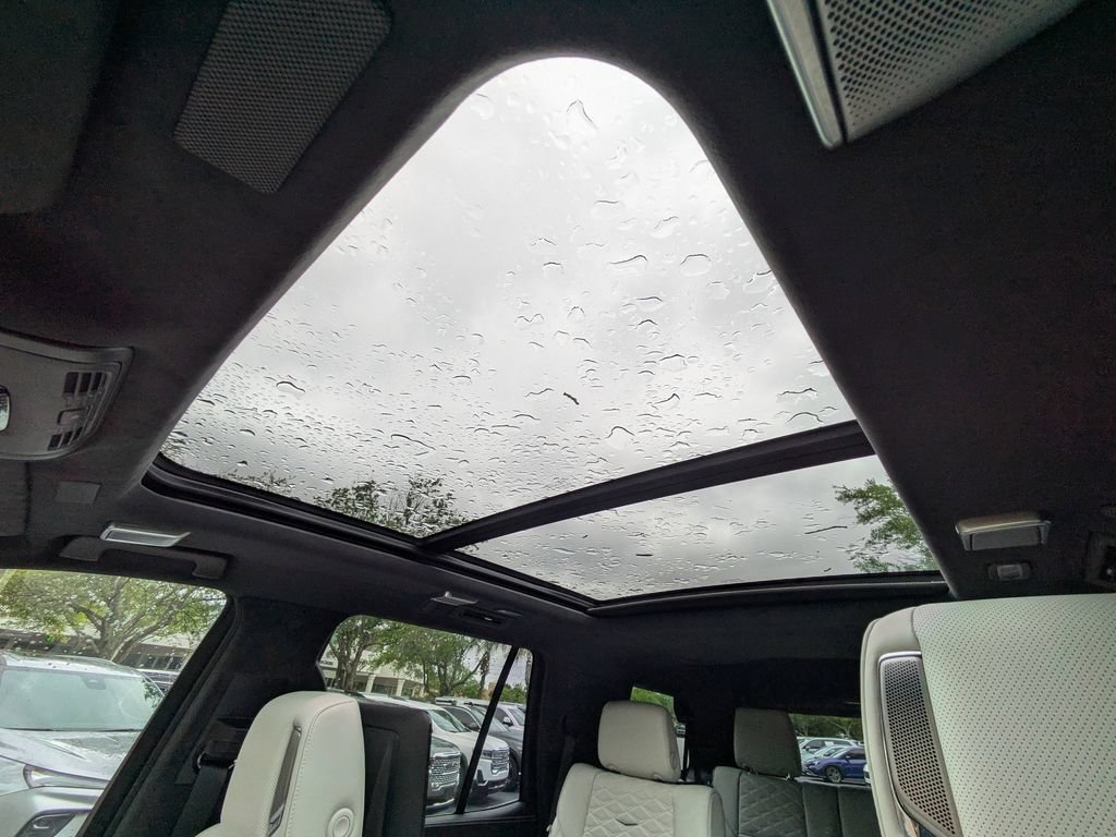Certified 2025 Cadillac Escalade Premium Luxury Platinum w/ LPO, Radiant Package RWD image 24